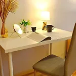 Cozy & Bright With Park Nearby - Free Parking, Riga, Up To 5 Guests Apartment